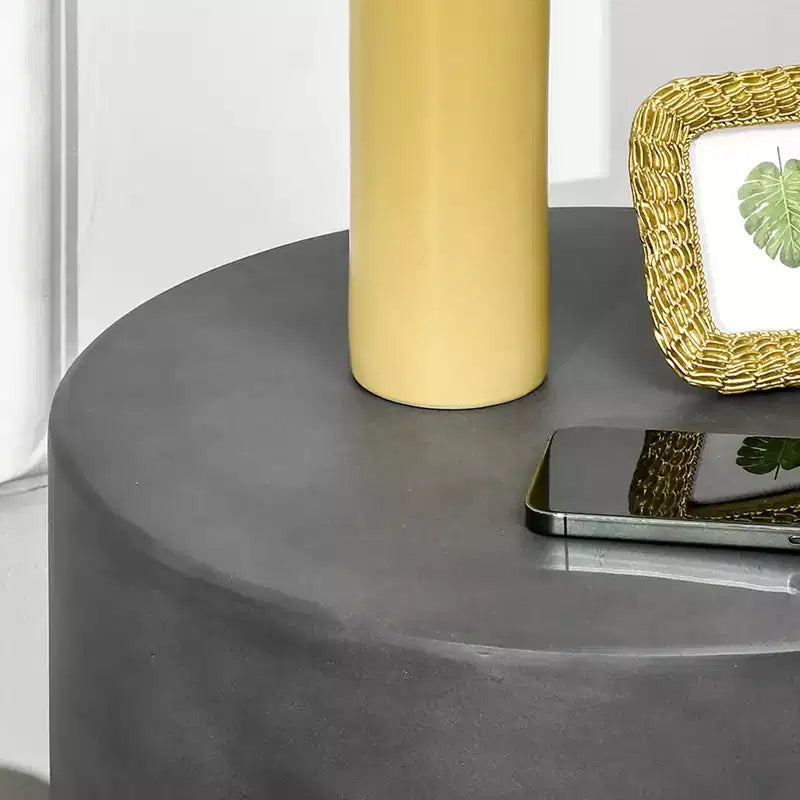Table d'appoint ronde en béton avec pieds réglables, pour l'intérieur/l'extérieur